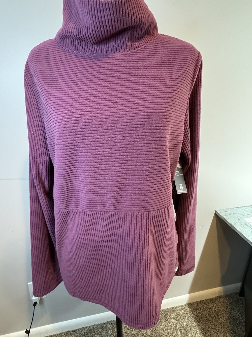 The American Outdoorsman For Women Long Sleeve Sz M Crushed Violet NWT